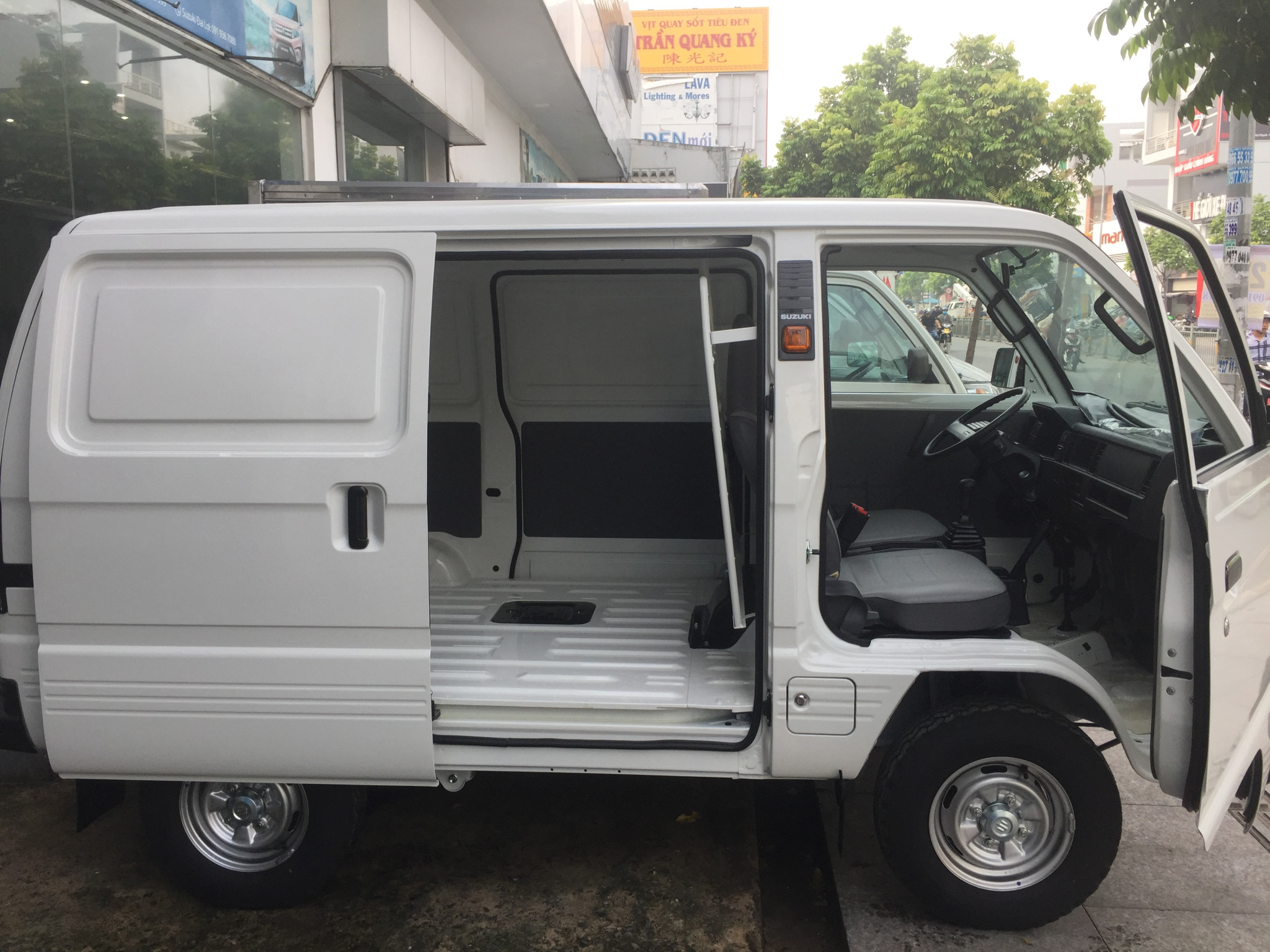 dac-trung-co-ban-cua-xe-van-la-gi